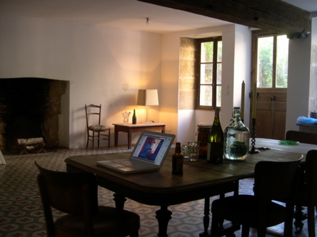salon dining room