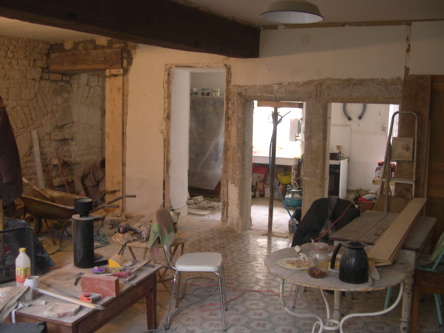 kitchen-barroom passage