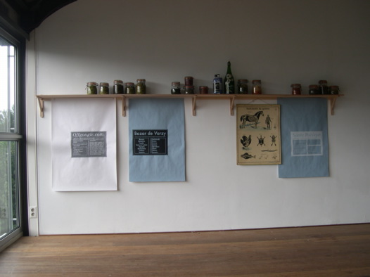 little store stockage and posters