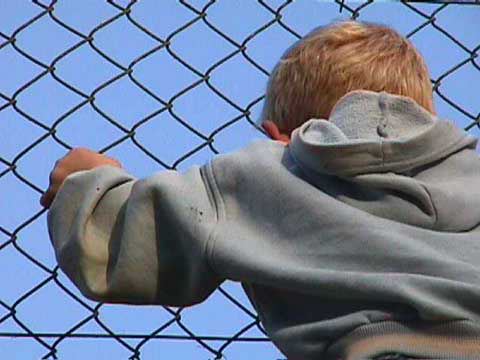 rolf pictures roemer climbing a fence